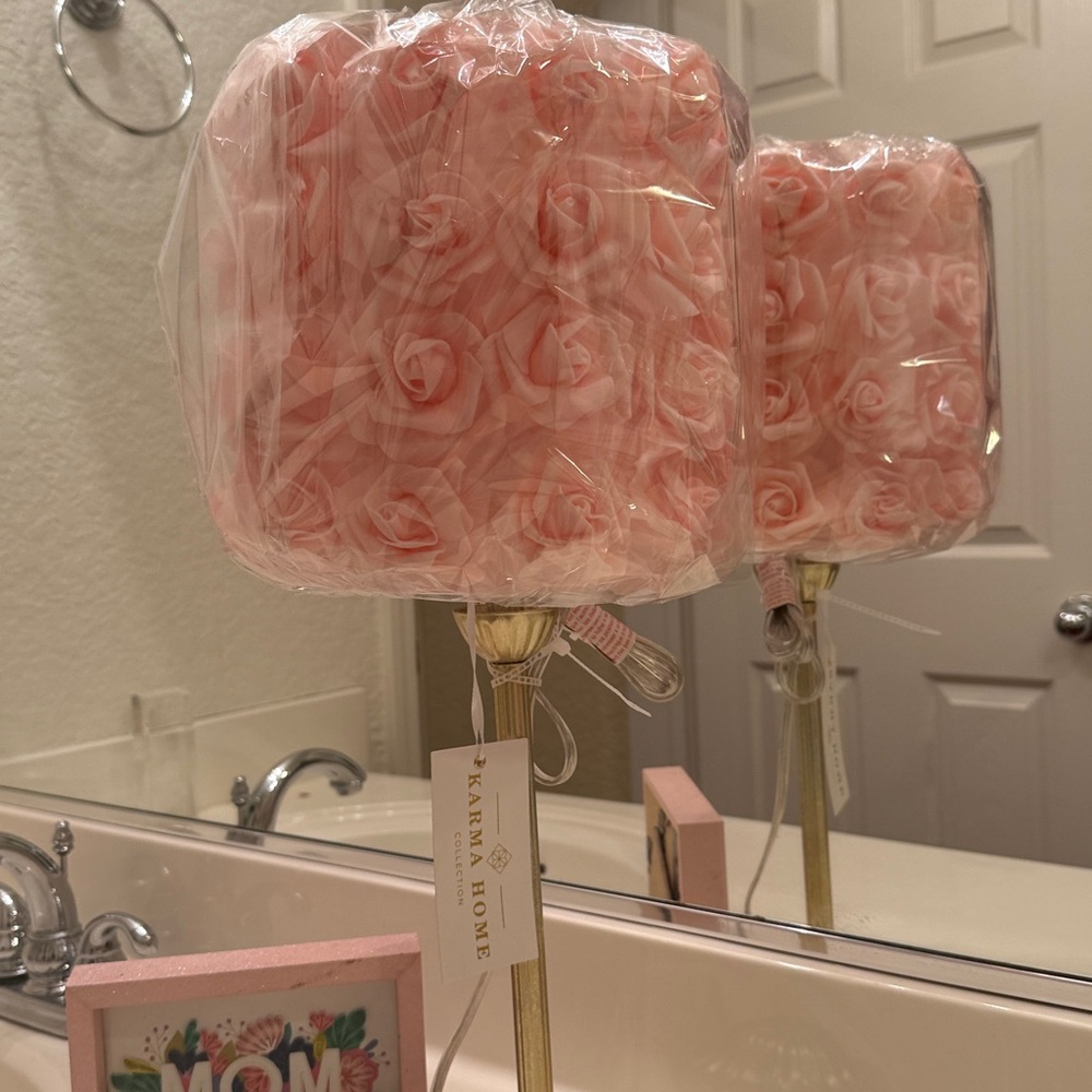 Cottage Core,Whimsical Soft Girl & Soft Boy Aesthetic
White & Pink Rose lamps 2 - Picture 6 of 15